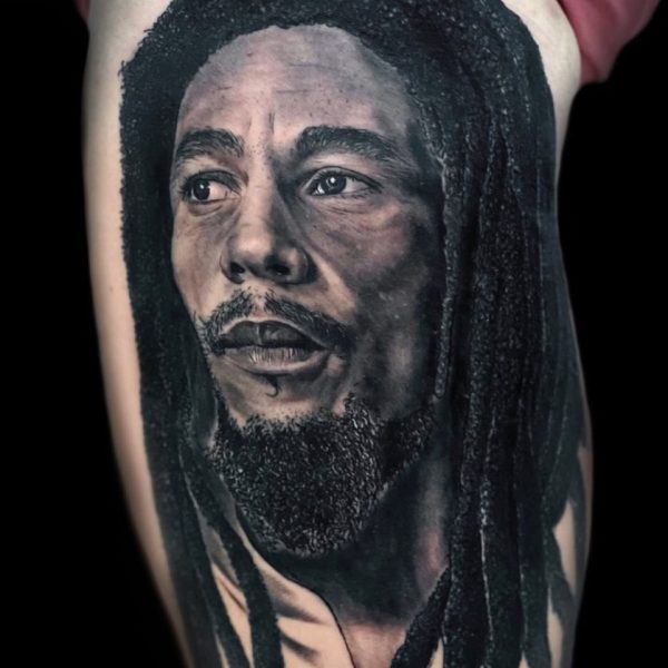 tatuar realismo tatuaje realismo tatuaje fotorealismo - Jaula Tattoo Estudio de tatuajes Torrente - Estudio Tatuajes Valencia tatuaje Bob Marley